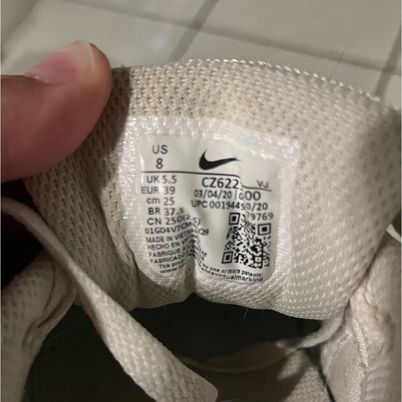 Nike Air Max Shoes - Picture 4 of 5